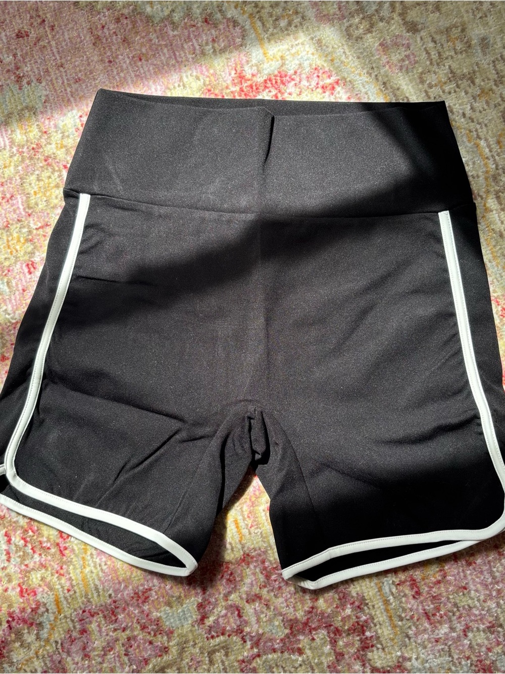 NWOT FN Sport \\ active contrast trim shorts